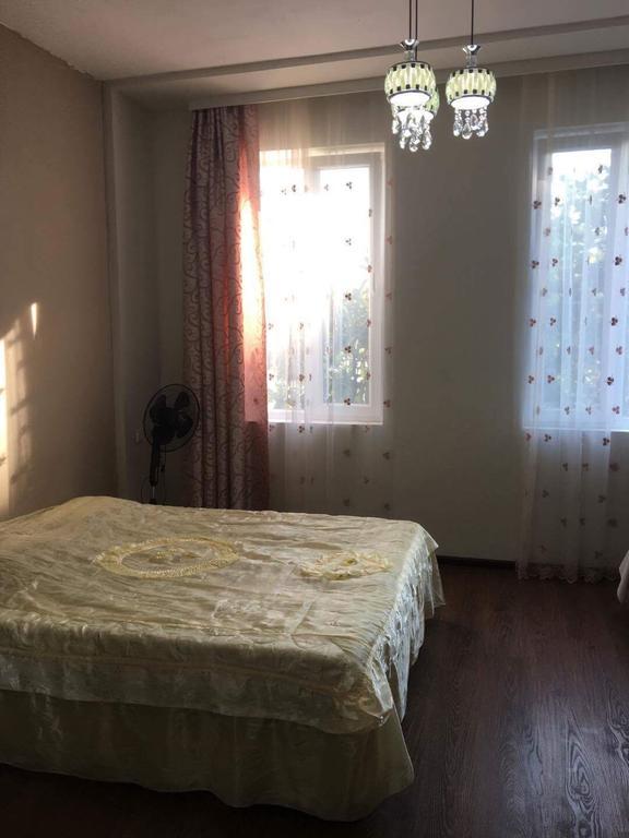 Homestay Izolda Batumi Ngoại thất bức ảnh
