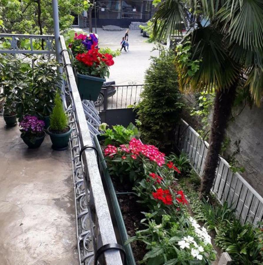 Homestay Izolda Batumi Ngoại thất bức ảnh