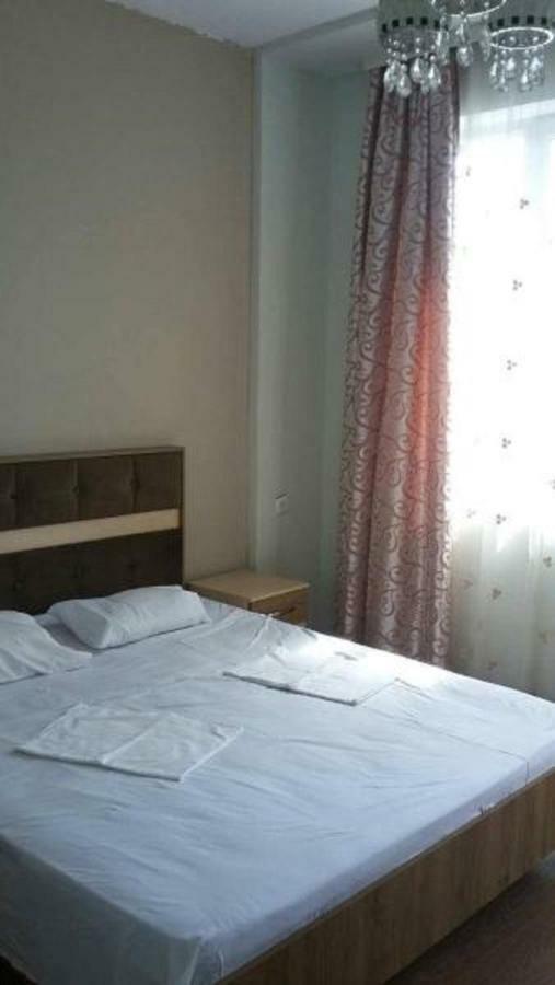 Homestay Izolda Batumi Ngoại thất bức ảnh
